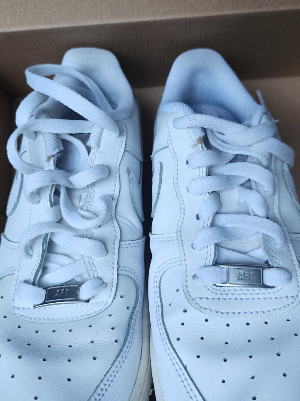 EUC All White Nike AF1'S Youth/Men sz 7, Women's 8.5 Nike Air Force Ones - Picture 6 of 14